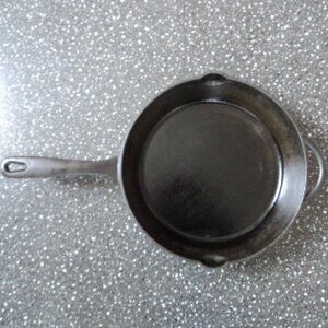 cast iron frying pan ~ Kitchenaid